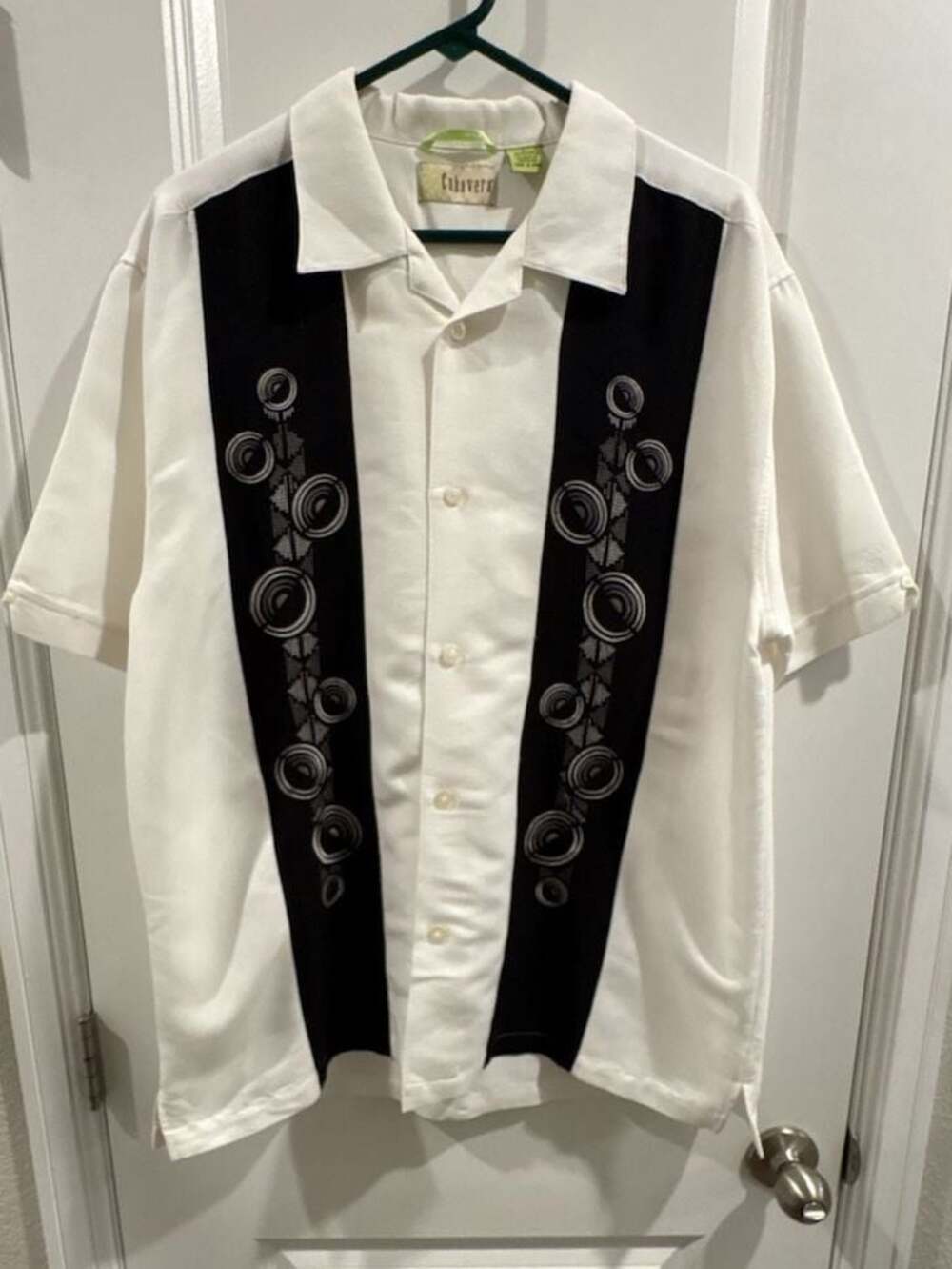 Cubavera Short Sleeve Button Down Shirt Mens Large White and Black Embroidered